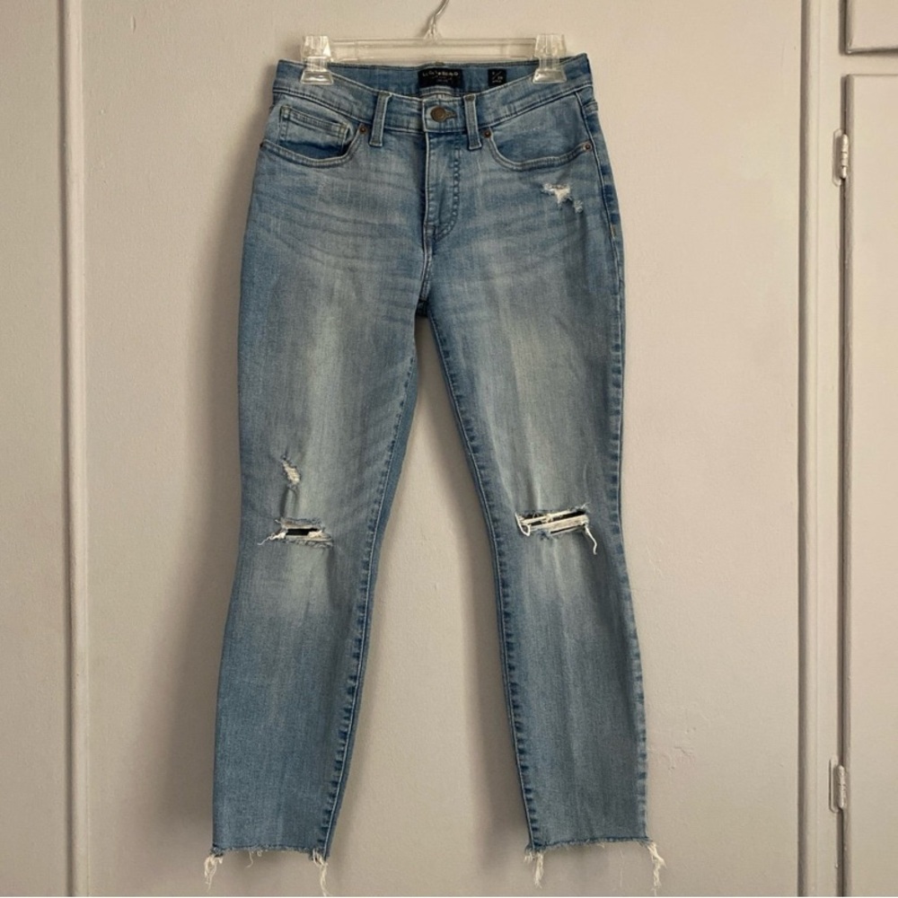 Lucky Brand Mid Rise Ava Light Blue Distressed Ankle Skinny Jeans 2/26